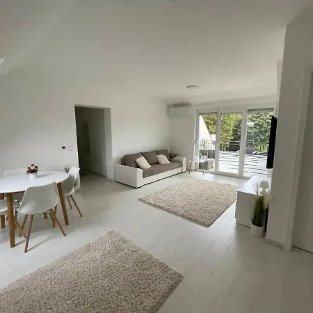Setany Gyoengye Apartament Balatonlelle